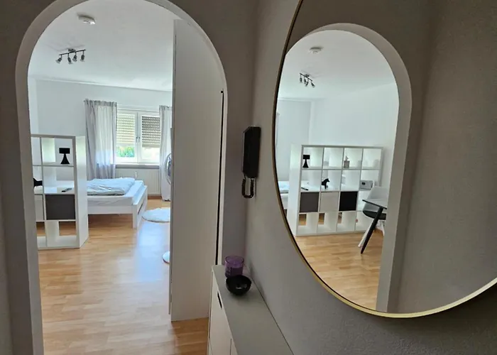 Charmante 1 Zimmerwohnung Mit Stellplatz Διαμέρισμα *