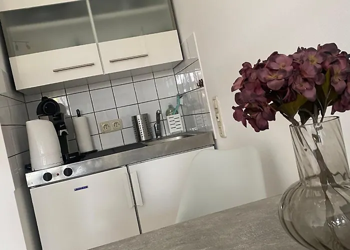 Charmante 1 Zimmerwohnung Mit Stellplatz *